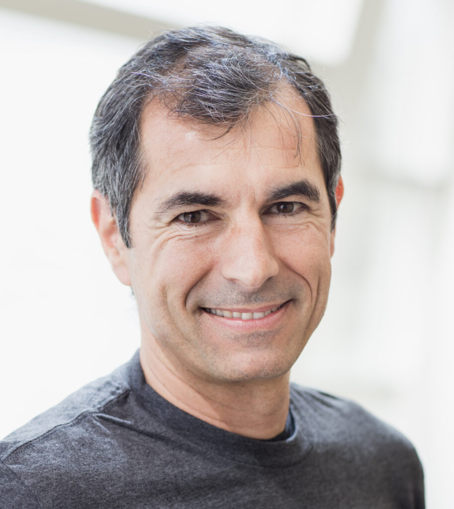 portrait picture of Javier Garza